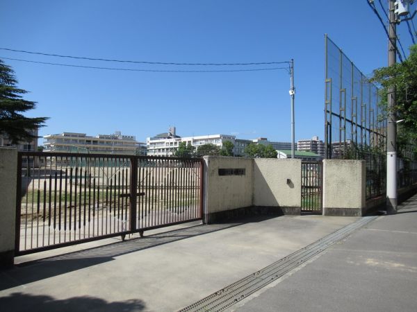 尼崎市立園田中学校 530m 写真撮影日：2025-02-09 