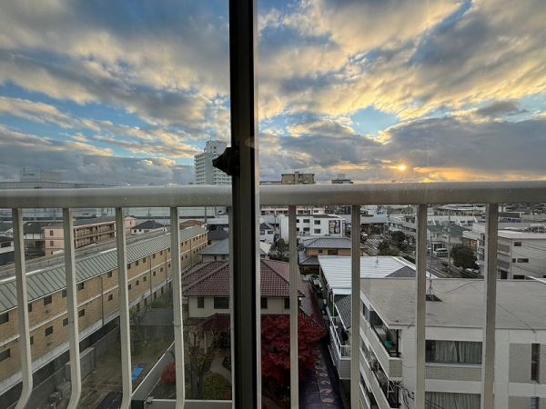 住戸からの眺望写真  写真撮影日：2025-04-12