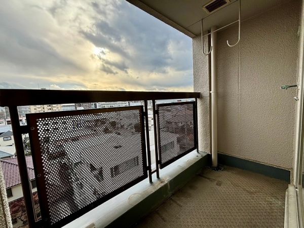 バルコニー  写真撮影日：2025-04-12