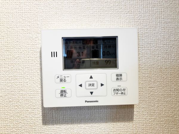 発電・温水設備 太陽光コントロールパネル  写真撮影日：2025-03-22
