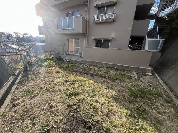 庭  写真撮影日：2025-04-12