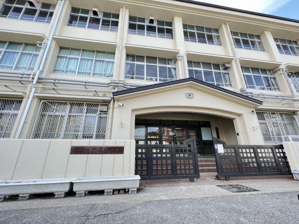 神戸市立兵庫中学校 930m 写真撮影日：2025-05-09