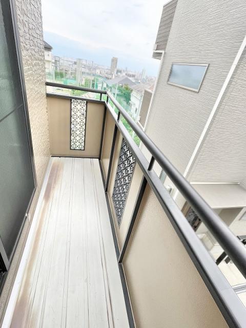 バルコニー  写真撮影日：2025-06-01