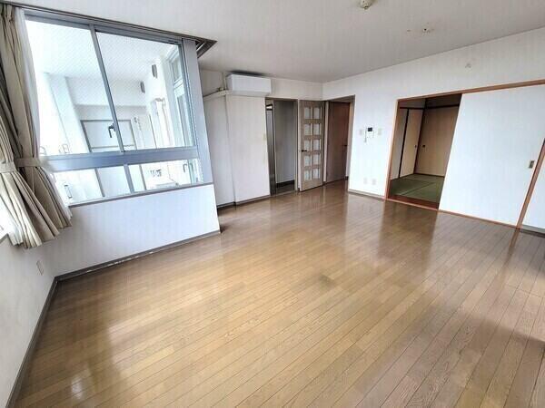 南向き×東南角部屋につき、陽当り・通風に恵まれています。開放的で、居心地のよい住空間です。