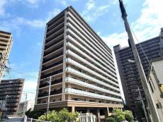 阪急宝塚線「宝塚」駅徒歩5分含む、複数路線利用可能。自然と文化が調和する街「宝塚」に佇む住まいです。