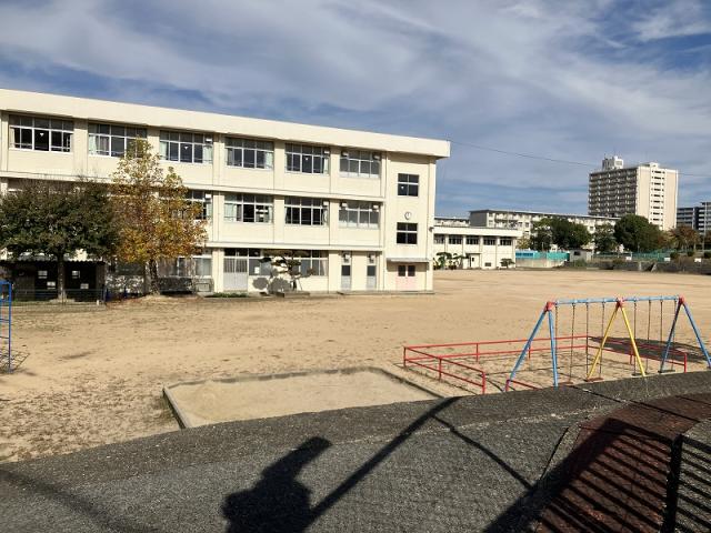 菅の台小学校 960m 写真撮影日：2025-07-01