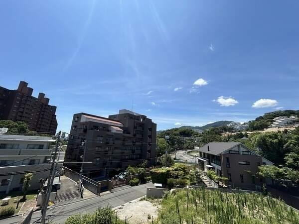 最上階・南向きにつき、日当たり・通風良好