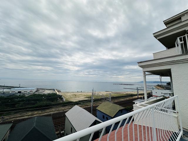 バルコニー  写真撮影日：2025-09-28