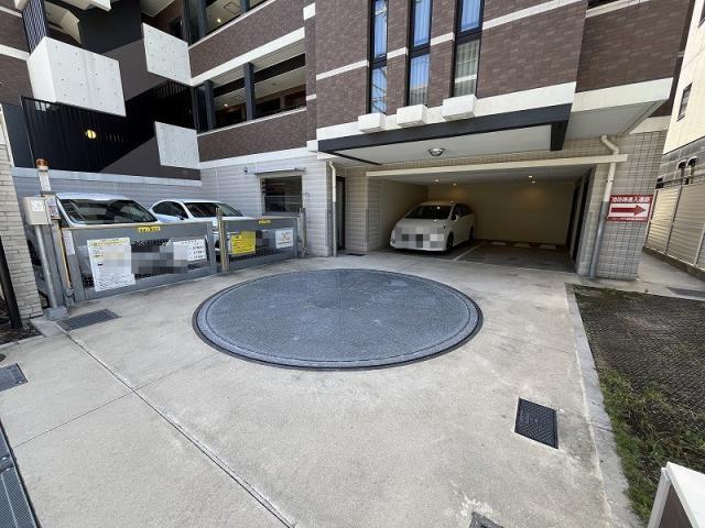 駐車場(共用設備)  写真撮影日：2025-09-21