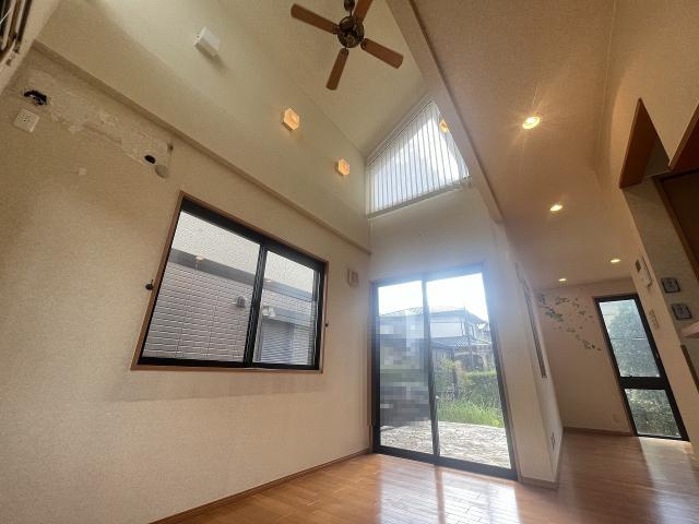 リビング  写真撮影日：2025-09-27