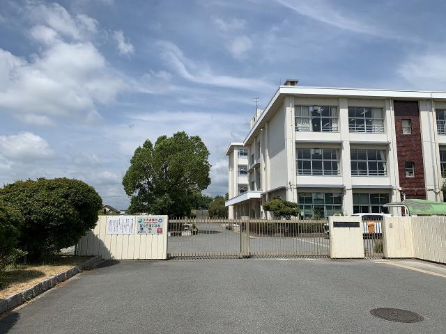 緑が丘東小学校 1290m 写真撮影日：2025-09-15