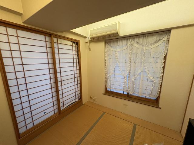 リビング以外の居室  写真撮影日：2025-10-01