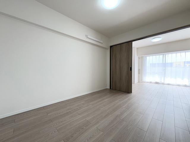 リビング以外の居室  写真撮影日：2025-11-02