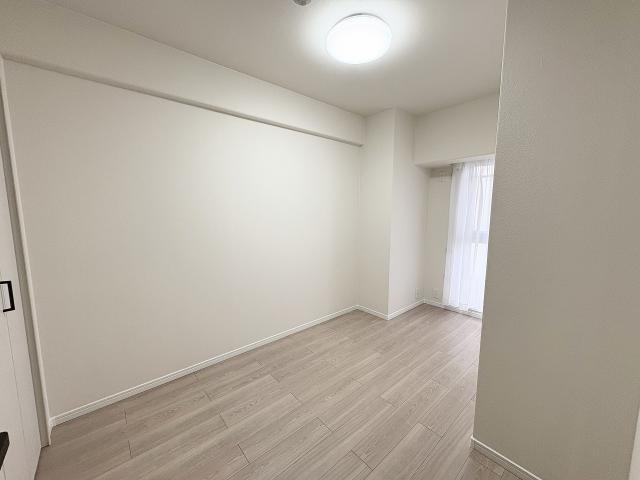 リビング以外の居室  写真撮影日：2025-11-02