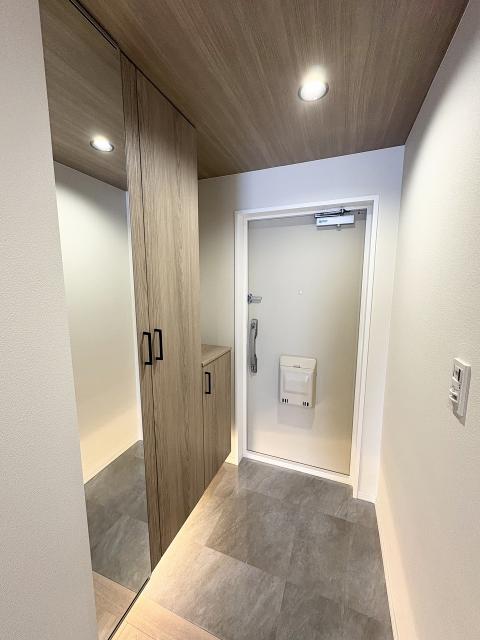 玄関  写真撮影日：2025-11-02