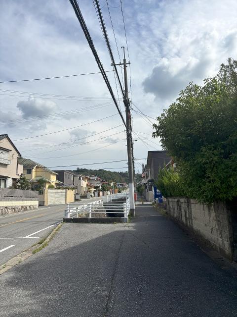 前面道路含む現地写真  写真撮影日：2025-10-05
