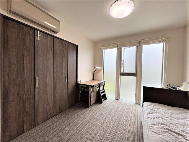 リビング以外の居室  写真撮影日：2025-10-27