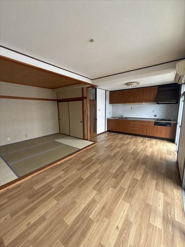 ＬＤＫ約１６帖（ＬＤＫに畳コーナー含む）