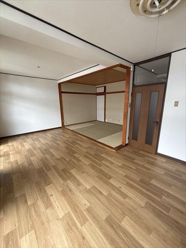 ＬＤＫ約１６帖（ＬＤＫに畳コーナー含む）