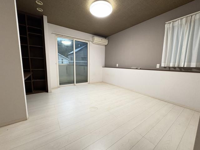 リビング以外の居室  写真撮影日：2025-10-26