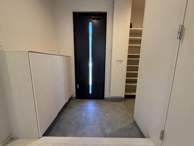 玄関  写真撮影日：2025-10-26