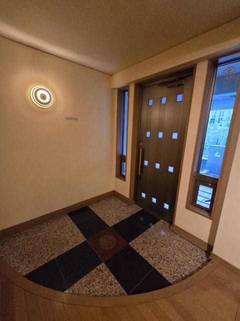 玄関  写真撮影日：2025-11-02