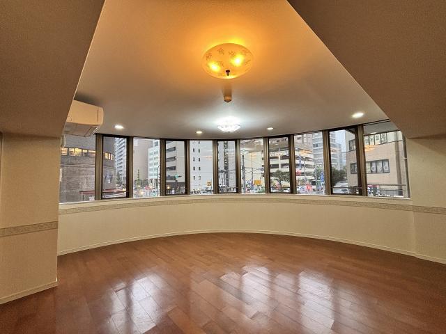 リビング  写真撮影日：2025-11-02