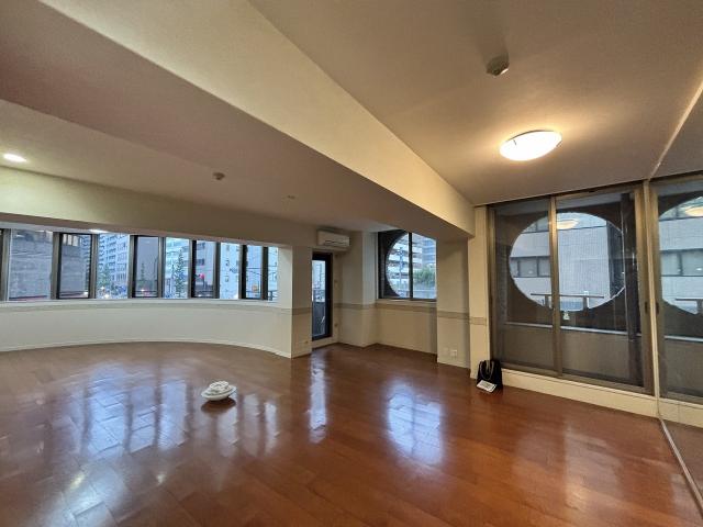 リビング  写真撮影日：2025-11-02