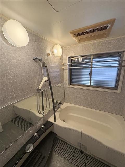 浴室  写真撮影日：2025-11-02