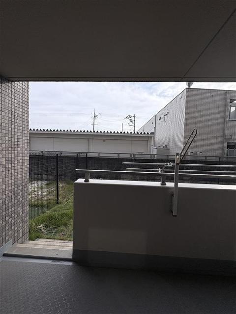 バルコニー  写真撮影日：2025-11-02