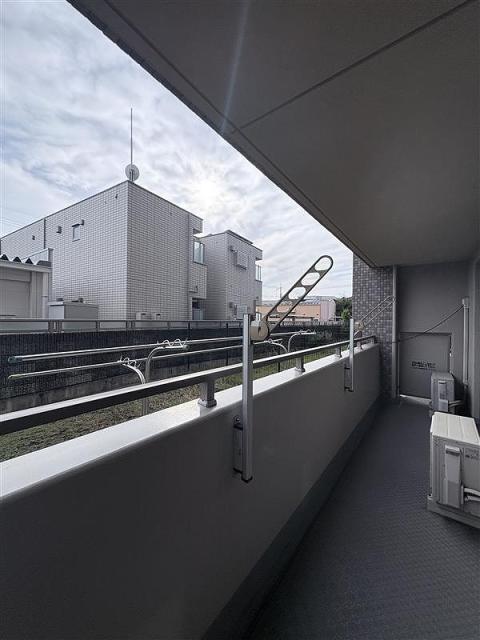 バルコニー  写真撮影日：2025-11-02