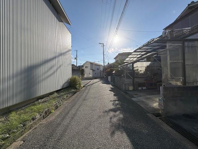 前面道路含む現地写真  写真撮影日：2025-11-02