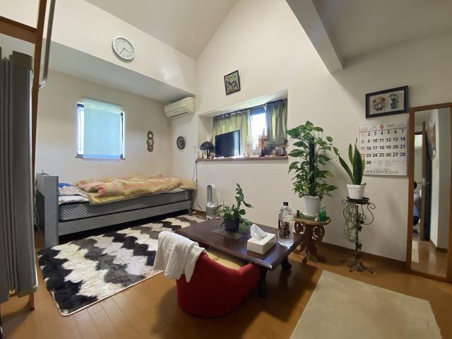 リビング以外の居室  写真撮影日：2025-11-07