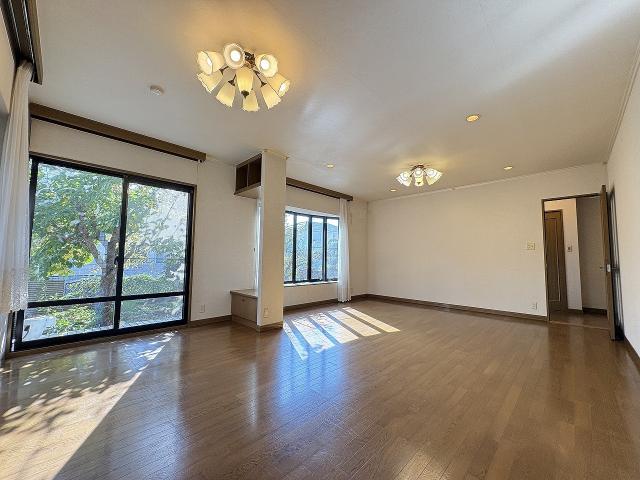 リビング  写真撮影日：2025-11-15