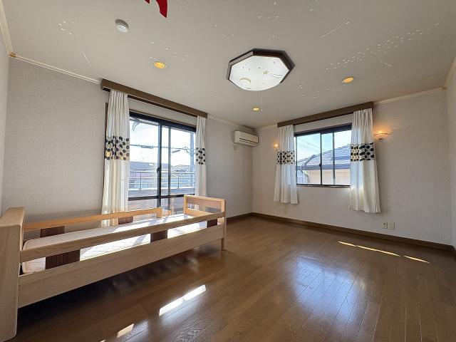 リビング以外の居室  写真撮影日：2025-11-15