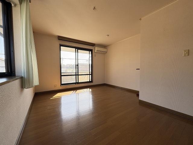 リビング以外の居室  写真撮影日：2025-11-15