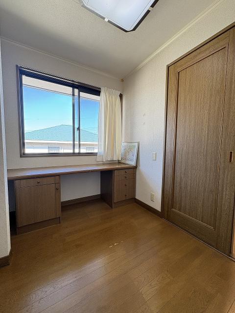 リビング以外の居室  写真撮影日：2025-11-15