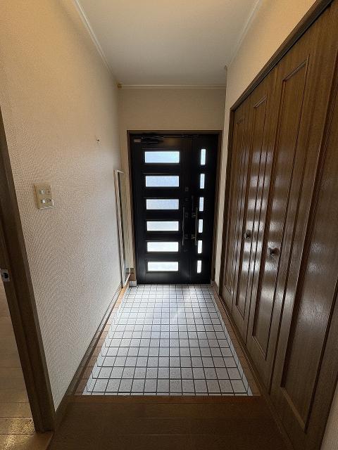 玄関  写真撮影日：2025-11-15