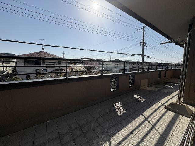 バルコニー  写真撮影日：2025-11-15