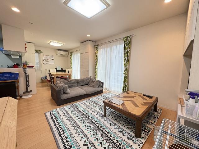 リビング  写真撮影日：2025-11-16