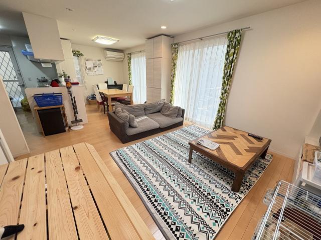 リビング  写真撮影日：2025-11-16