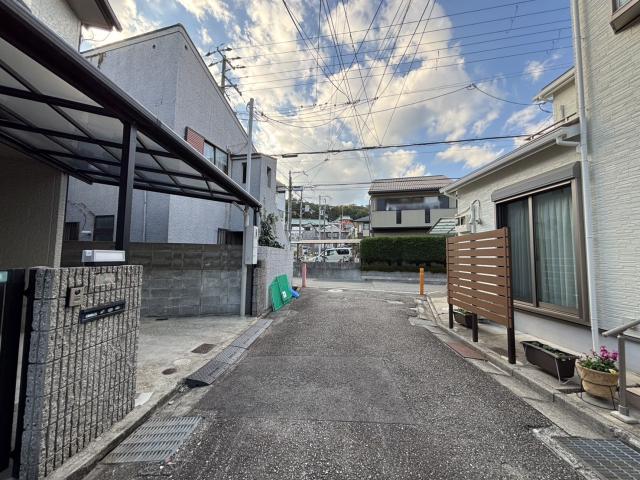 前面道路含む現地写真  写真撮影日：2025-11-21