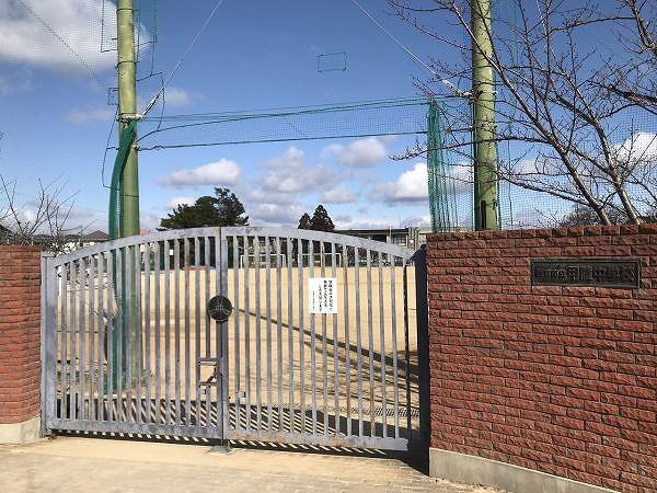 西宮市立甲陵中学校 1200m 写真撮影日：2025-11-22