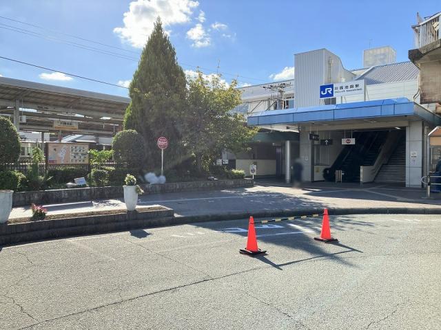 川西池田駅 800m 写真撮影日：2025-11-23