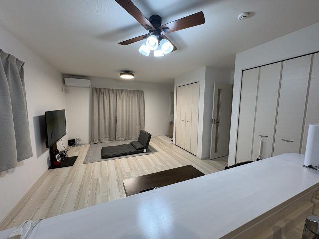 リビング  写真撮影日：2025-12-01