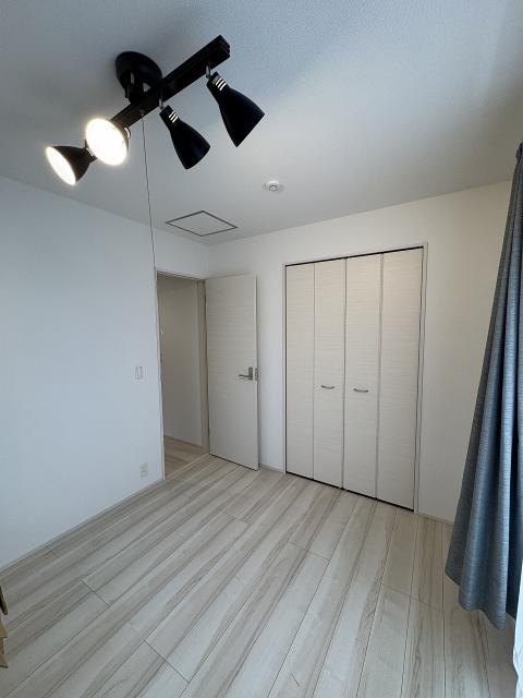 リビング以外の居室  写真撮影日：2025-12-01