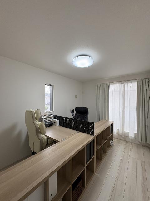 リビング以外の居室  写真撮影日：2025-12-01