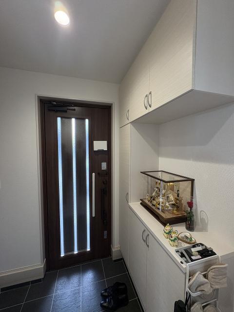 玄関  写真撮影日：2025-12-01