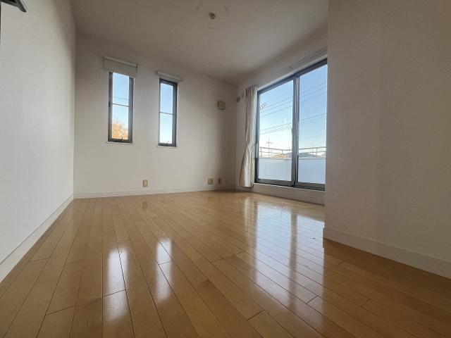 リビング以外の居室  写真撮影日：2025-12-04