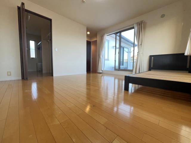 リビング以外の居室  写真撮影日：2025-12-04